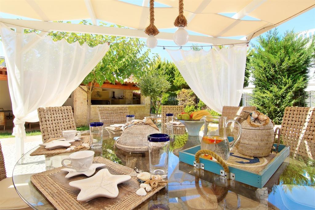 Luxury Villa Sea Melody Palaiá Fókaia Esterno foto
