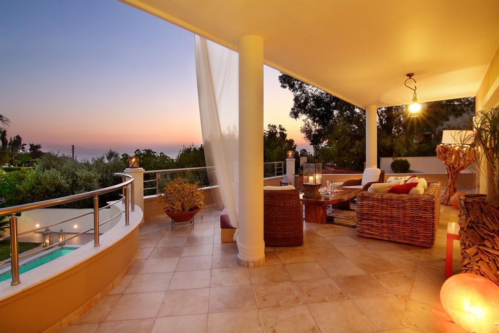 Luxury Villa Sea Melody Palaiá Fókaia Esterno foto