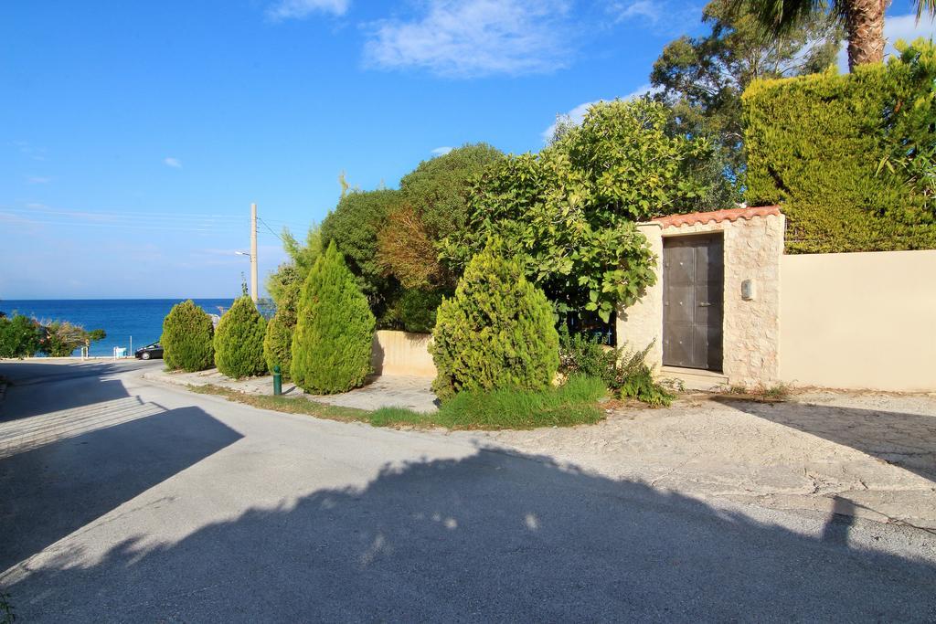 Luxury Villa Sea Melody Palaiá Fókaia Esterno foto